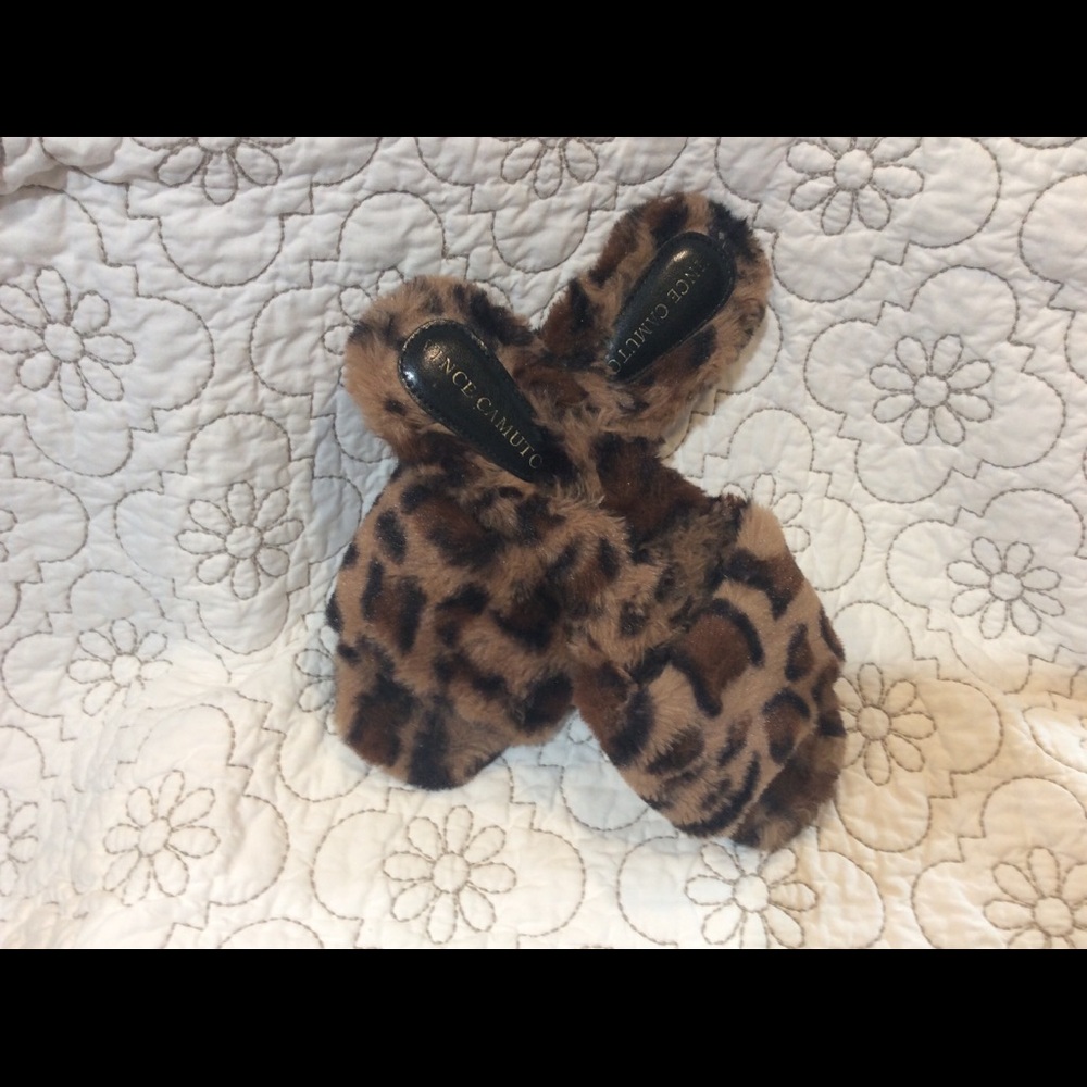 Vince Camuto Slippers